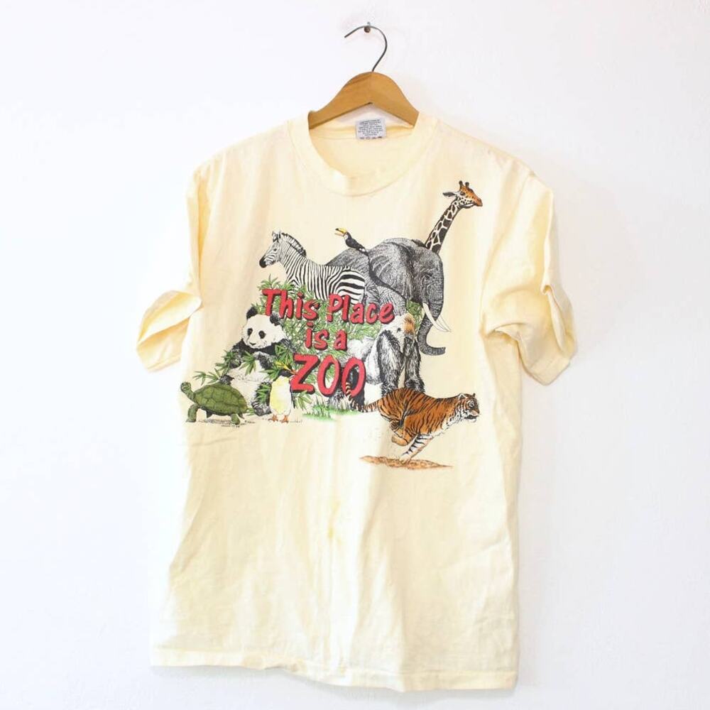 Vintage 80s This Place Is a Zoo Safari Animal T-Shirt Men’s Large Tan